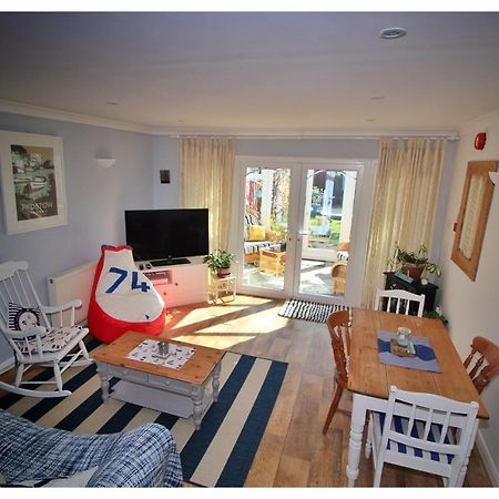 桑当Self Contained Flat With Private Garden & Parking公寓 外观 照片
